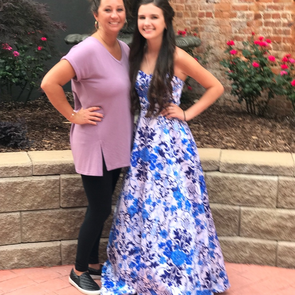Prom dress - Picture 8 of 12